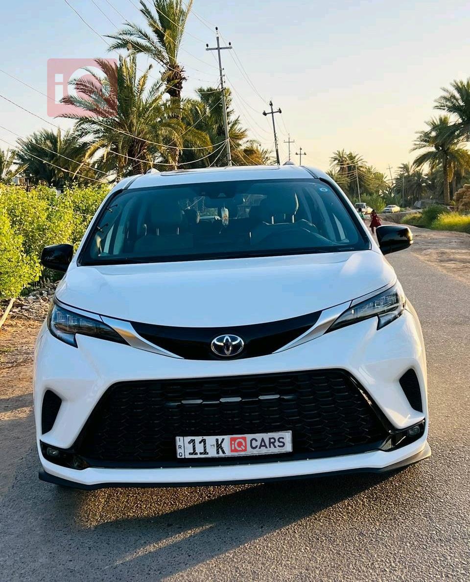 تويوتا سيينا
